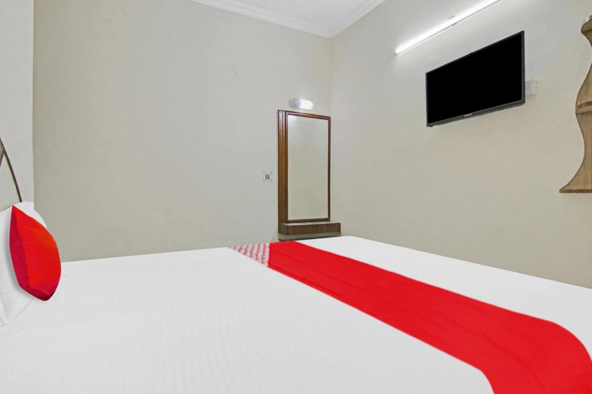 Hotel O Rak International New Delhi Ngoại thất bức ảnh