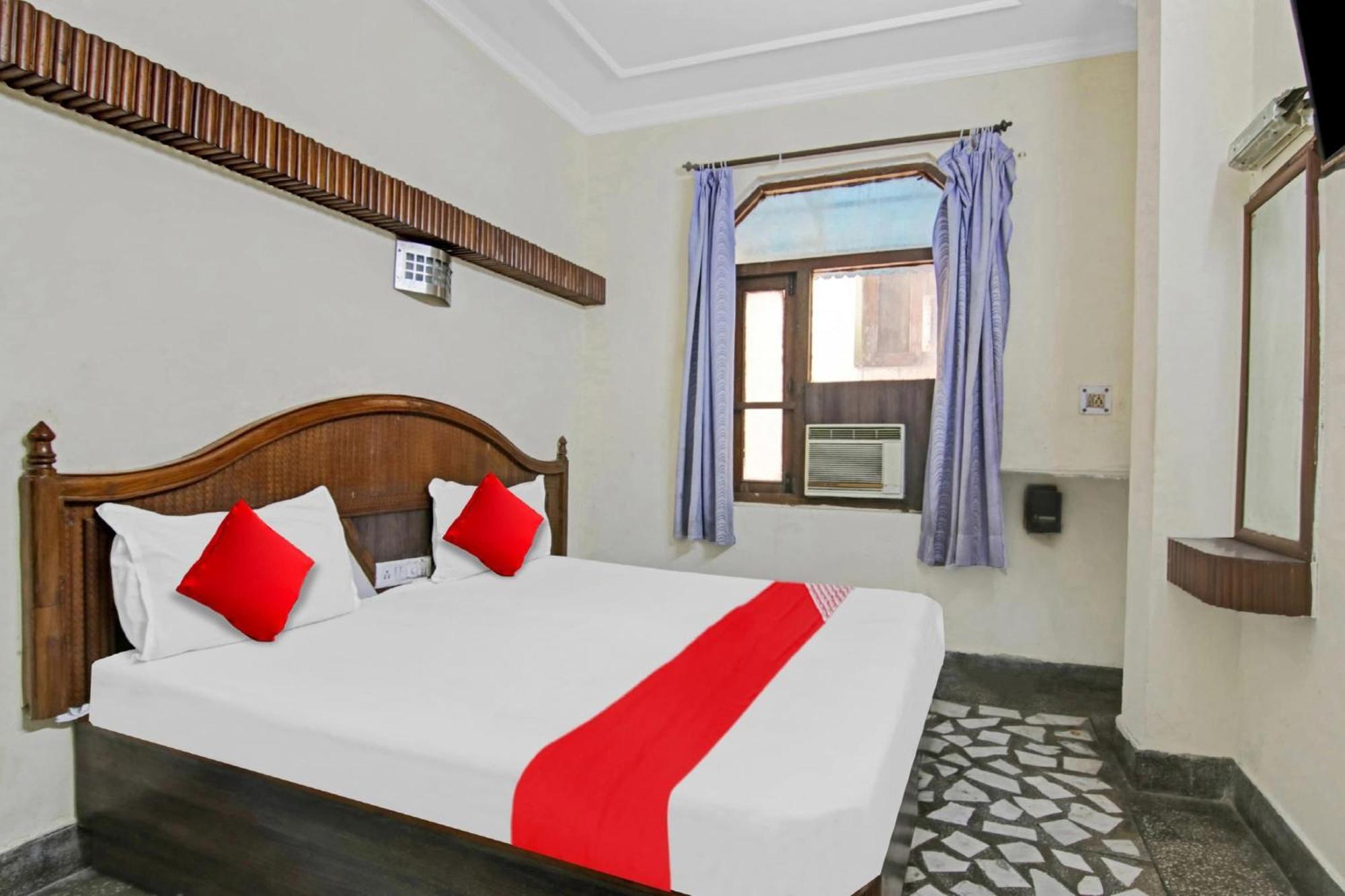 Hotel O Rak International New Delhi Ngoại thất bức ảnh